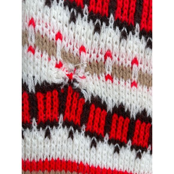 70's fair aisle knit poncho white, red and gold.  Costume or Retro - Picture 4 of 9